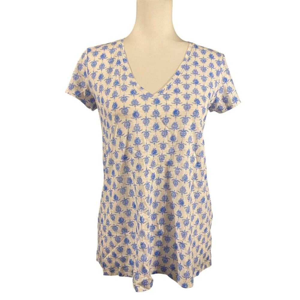 Lilly Pulitzer Etta V-Neck Tee - Blue Sea Turtle Print - Size XS - whimsical
